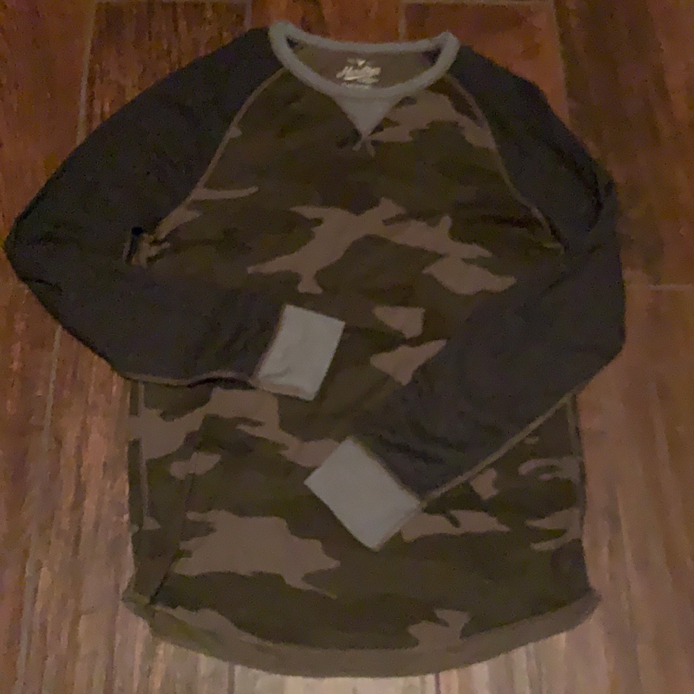 American Eagle Thermal Camo Shirt